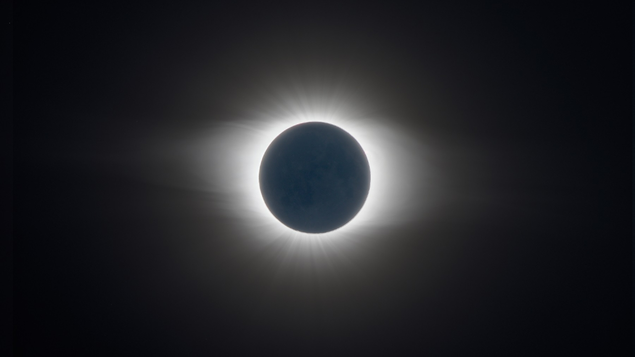 Consells per observar l’eclipsi solar del 12 d’agost